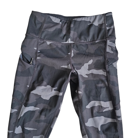 ATHLETA Black Camo Leggings - Size XXS (US 00) - Picture 5 of 10
